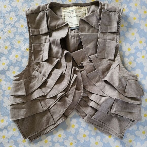 Size S Women's Sleeveless Tops Bundle - Picture 2 of 8